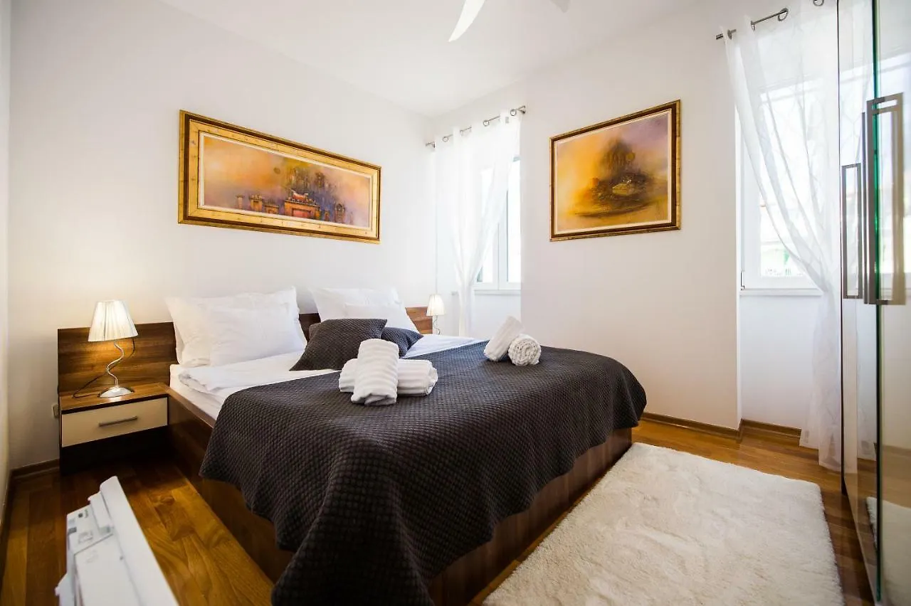Split Beach Lux Apartment