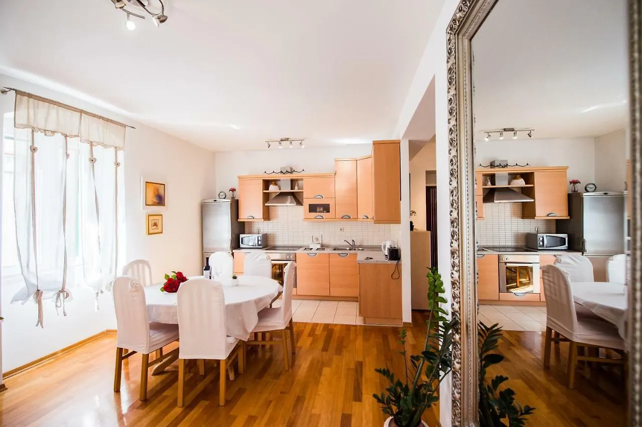 Split Beach Lux Apartment