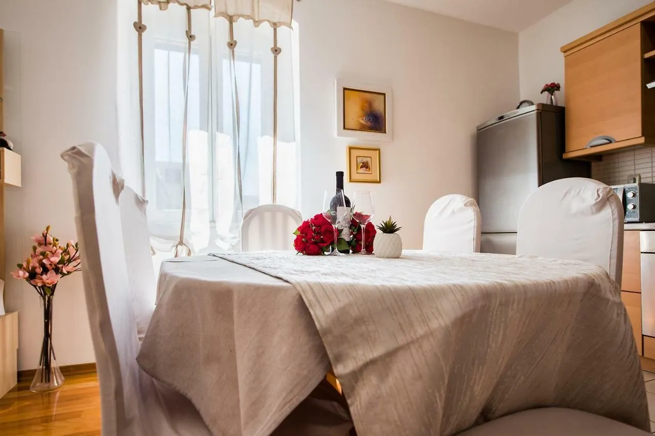 Split Beach Lux Apartment