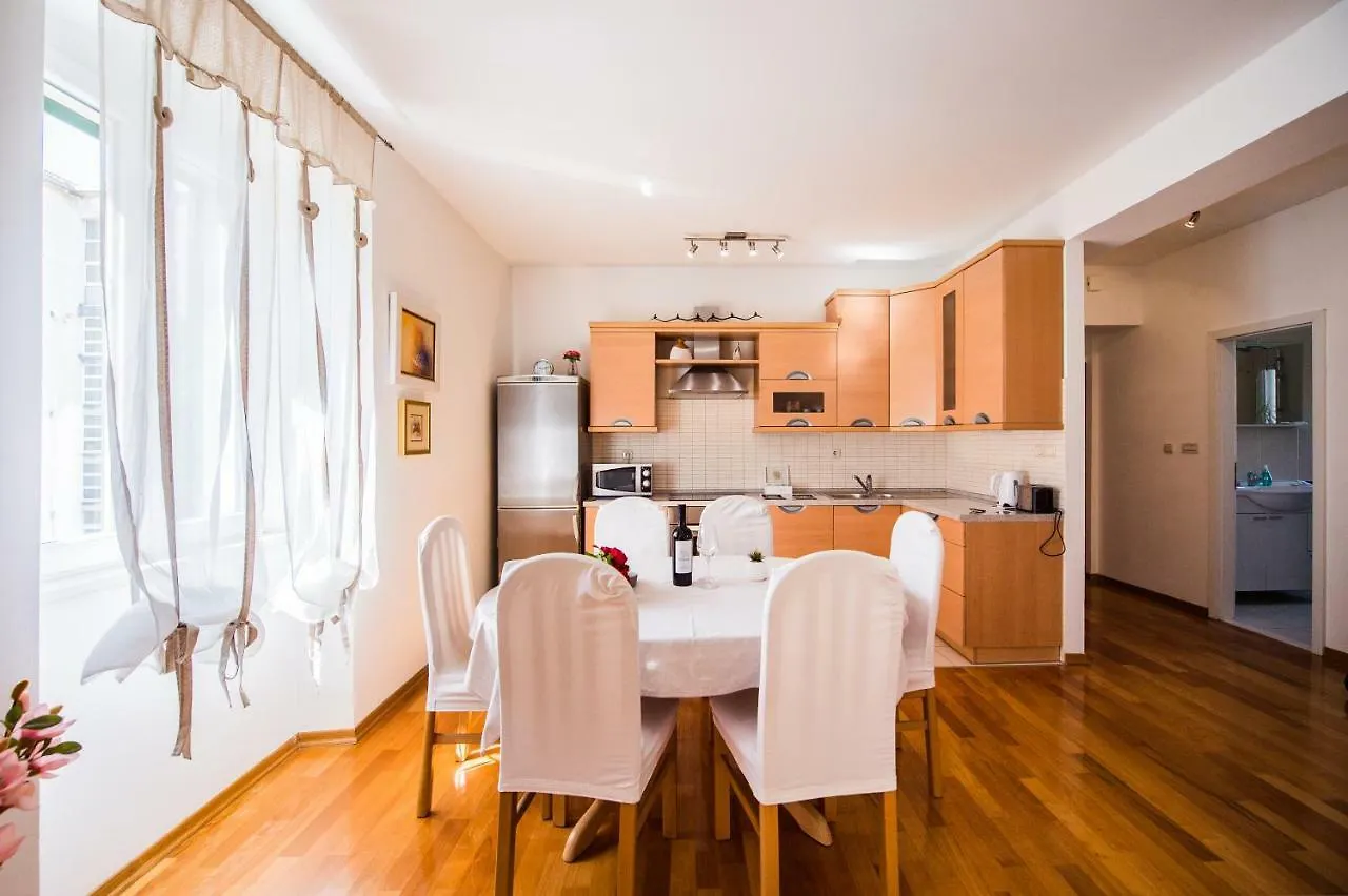 Split Beach Lux Apartment